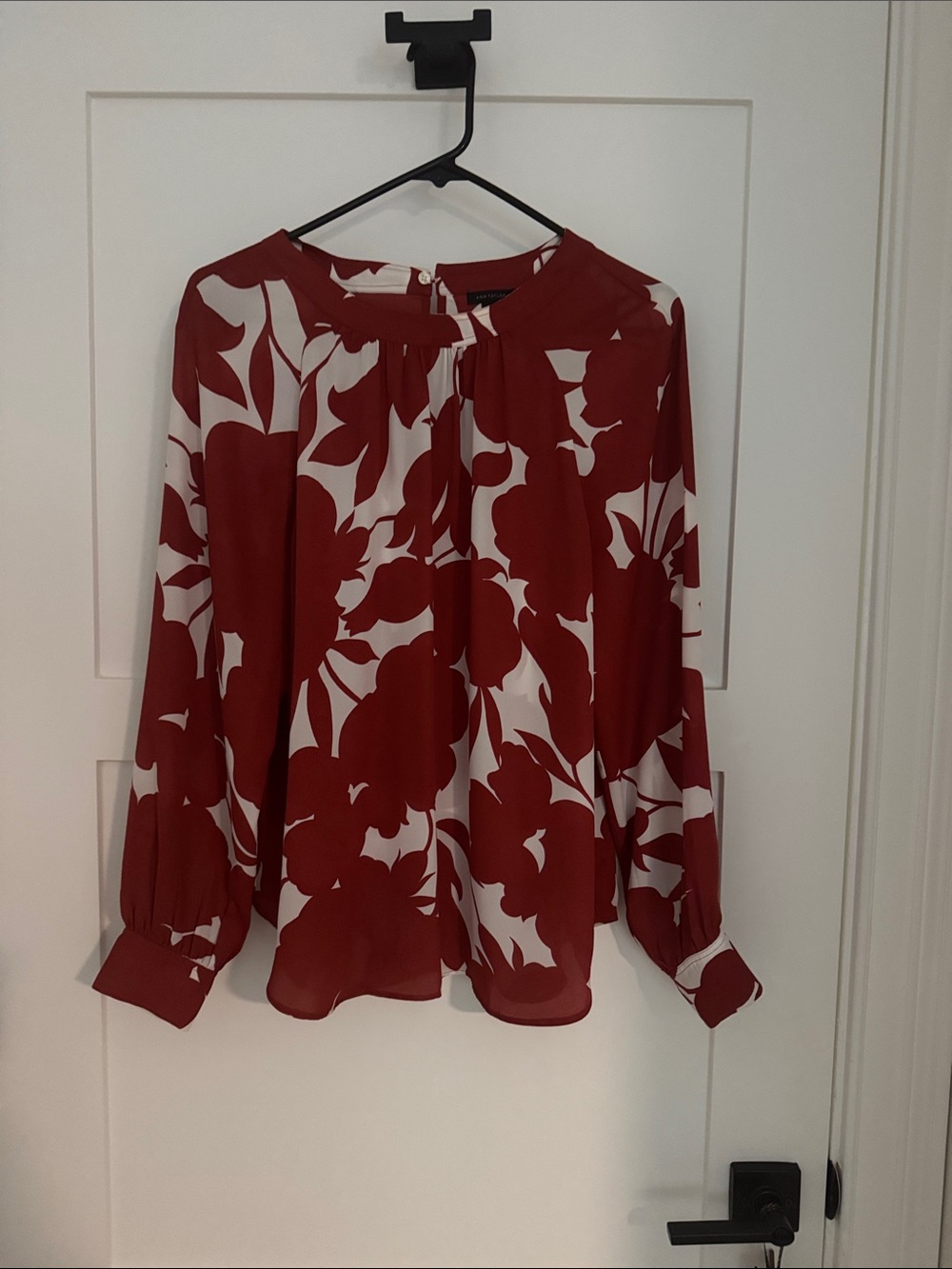 Ann Taylor Red and White Floral Long-Sleeve Blouse - Picture 1 of 1